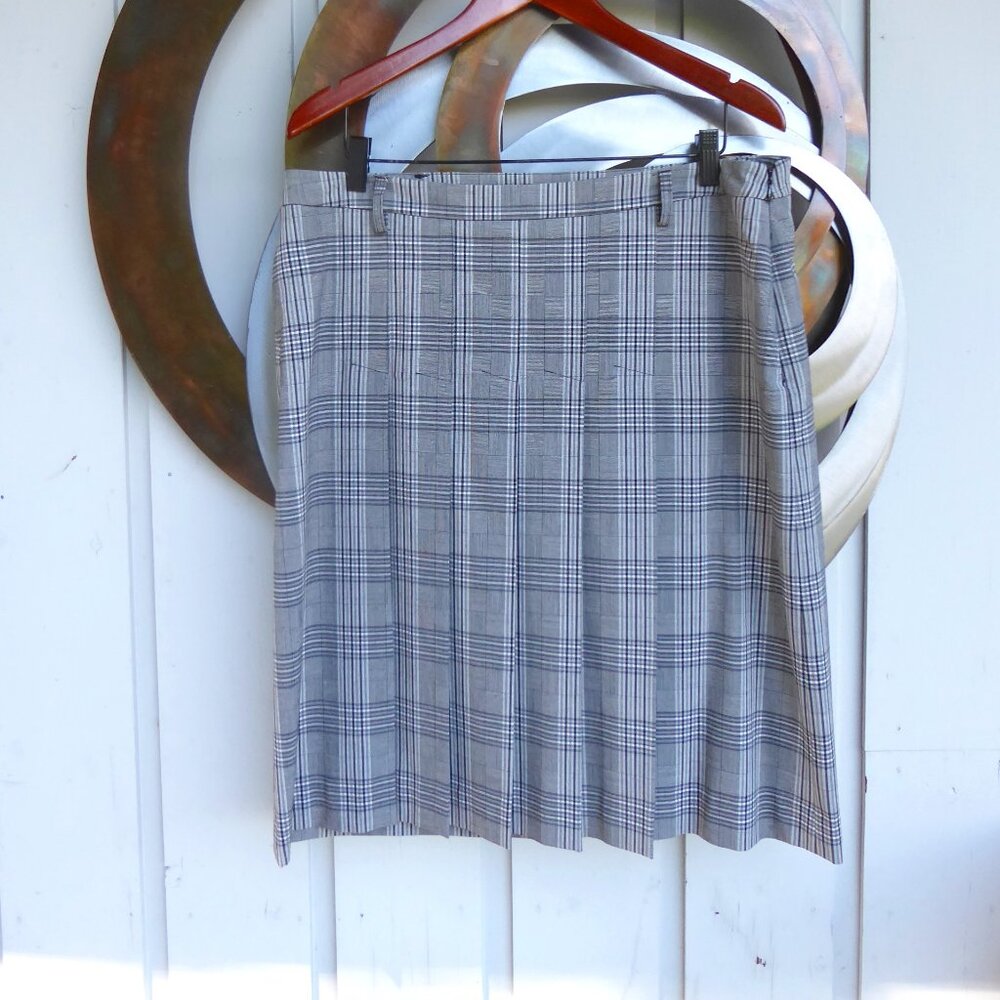 Vintage  Plaid Tweed Pleated Skirt, Size 14